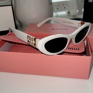 White Miu Miu Sunglasses 09YS